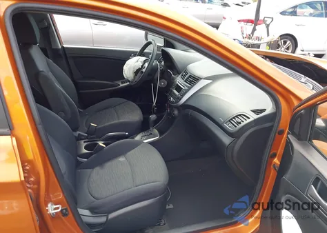 2015 Hyundai Accent Gs z USA, uszkodzony, nr VIN KMHCT5AE8FU232080